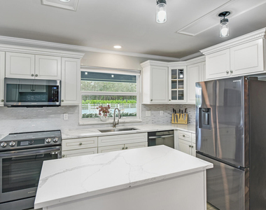 1401 Pelham Road - Photo Thumbnail 9