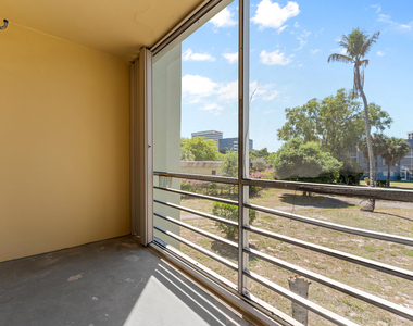 1638 Embassy Drive - Photo Thumbnail 40