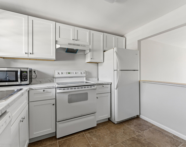 1638 Embassy Drive - Photo Thumbnail 25