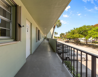 1638 Embassy Drive - Photo Thumbnail 14