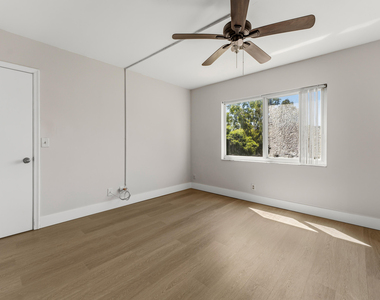 1638 Embassy Drive - Photo Thumbnail 34