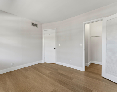 1638 Embassy Drive - Photo Thumbnail 26