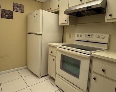 400 Sw 134th Way - Photo Thumbnail 4