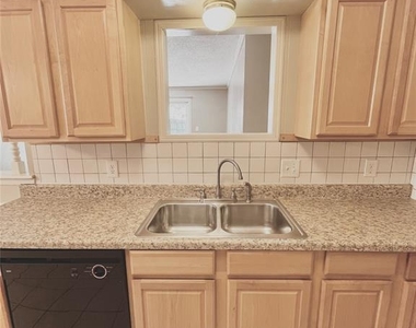 2124 Allenhurst Street - Photo Thumbnail 12