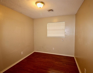 2124 Allenhurst Street - Photo Thumbnail 7