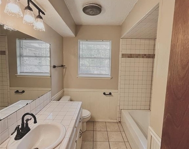 2124 Allenhurst Street - Photo Thumbnail 3