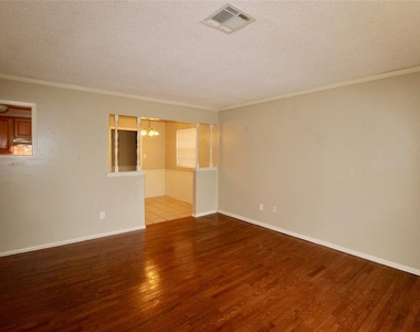 2124 Allenhurst Street - Photo Thumbnail 3