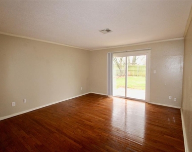 2124 Allenhurst Street - Photo Thumbnail 2