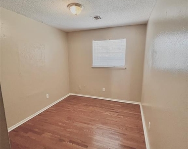 2124 Allenhurst Street - Photo Thumbnail 5