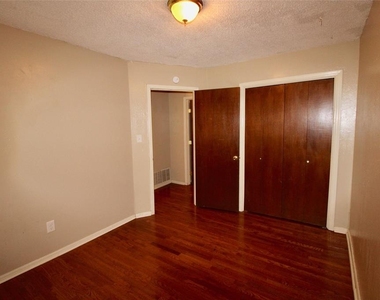 2124 Allenhurst Street - Photo Thumbnail 9