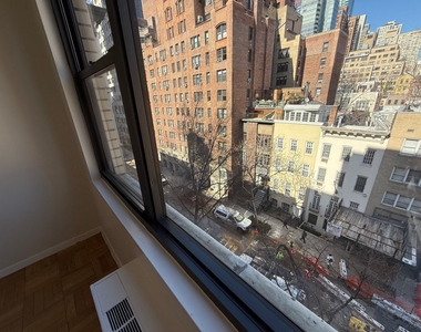 333 East 49th Street - Photo Thumbnail 1