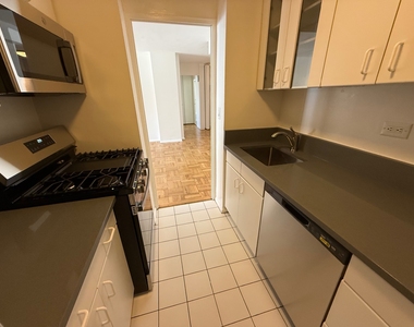 333 East 49th Street - Photo Thumbnail 8