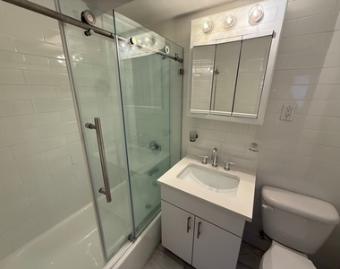 405 East 56th Street - Photo Thumbnail 12
