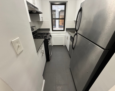 405 East 56th Street - Photo Thumbnail 4