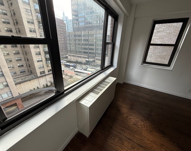 405 East 56th Street - Photo Thumbnail 1