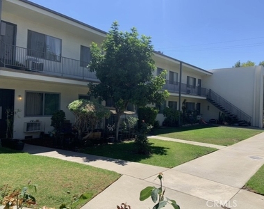 425 Fairview - Photo Thumbnail 3
