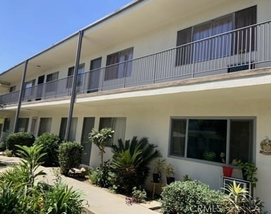 425 Fairview - Photo Thumbnail 2