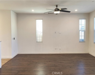 3157 E Chip Smith Way - Photo Thumbnail 9