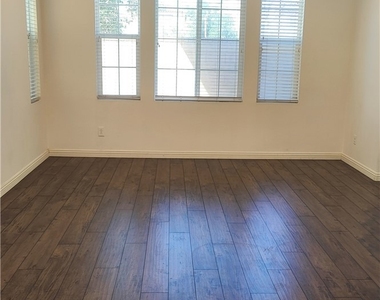 3157 E Chip Smith Way - Photo Thumbnail 5