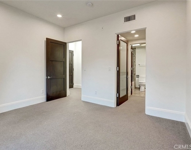 2323 S Beverly Glen - Photo Thumbnail 20