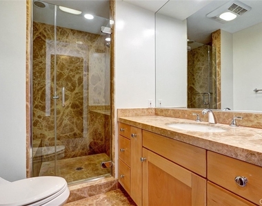 2323 S Beverly Glen - Photo Thumbnail 30