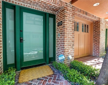 2323 S Beverly Glen - Photo Thumbnail 3