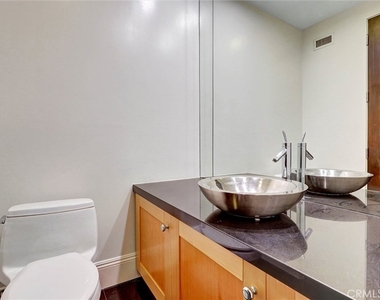 2323 S Beverly Glen - Photo Thumbnail 27