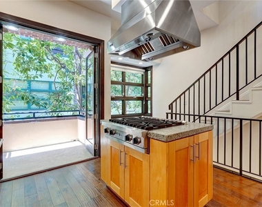 2323 S Beverly Glen - Photo Thumbnail 6