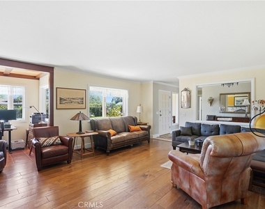 2611 Janin Way - Photo Thumbnail 9