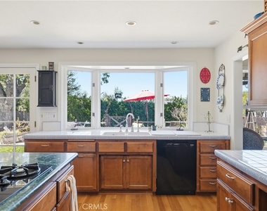 2611 Janin Way - Photo Thumbnail 11