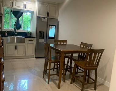 22972 Avenue San Luis - Photo Thumbnail 5