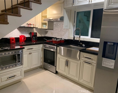 22972 Avenue San Luis - Photo Thumbnail 19