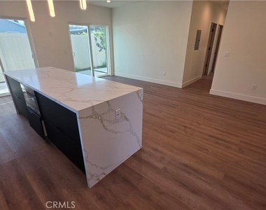 22730 Mariano Street - Photo Thumbnail 12