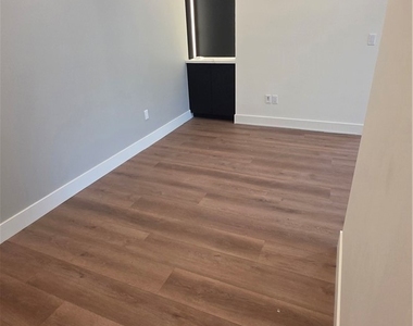 22730 Mariano Street - Photo Thumbnail 17