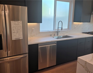 22730 Mariano Street - Photo Thumbnail 14