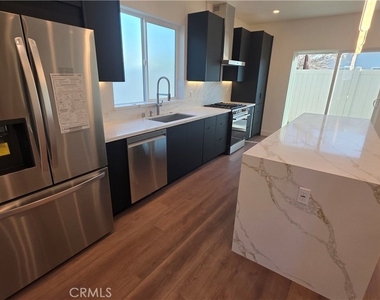 22730 Mariano Street - Photo Thumbnail 11
