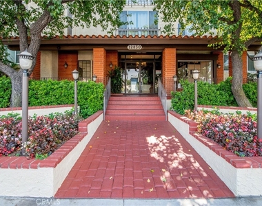 12830 Burbank Boulevard - Photo Thumbnail 7