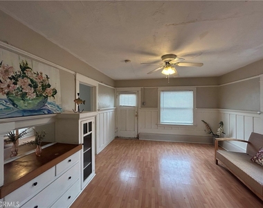 384 W 15th St - Photo Thumbnail 2