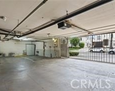 525 N Sycamore Avenue - Photo Thumbnail 23