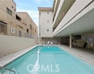 525 N Sycamore Avenue - Photo Thumbnail 22