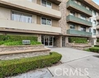 525 N Sycamore Avenue - Photo Thumbnail 1