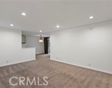 525 N Sycamore Avenue - Photo Thumbnail 5
