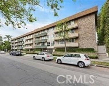 525 N Sycamore Avenue - Photo Thumbnail 2