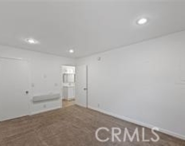 525 N Sycamore Avenue - Photo Thumbnail 17