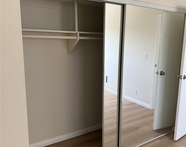 1626 N Kingsley - Photo Thumbnail 10
