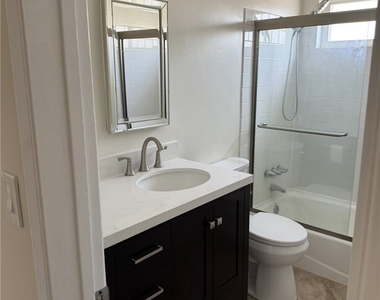1626 N Kingsley - Photo Thumbnail 13