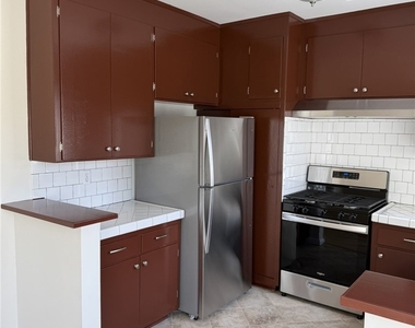 1626 N Kingsley - Photo Thumbnail 6
