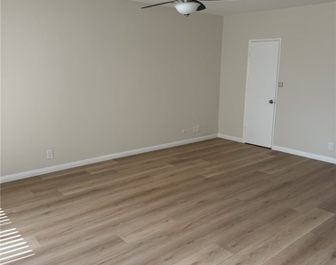 1626 N Kingsley - Photo Thumbnail 2