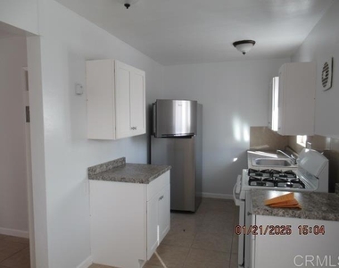 580 Glover Avenue - Photo Thumbnail 3