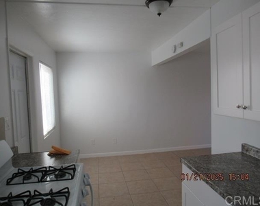 580 Glover Avenue - Photo Thumbnail 4